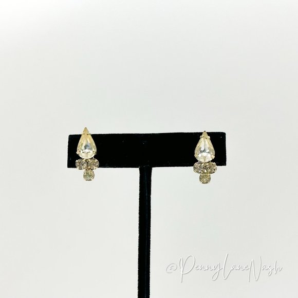 Vintage Jewelry - Vintage Teardrop with Tri Cluster Rhinestones Clip On Earrings